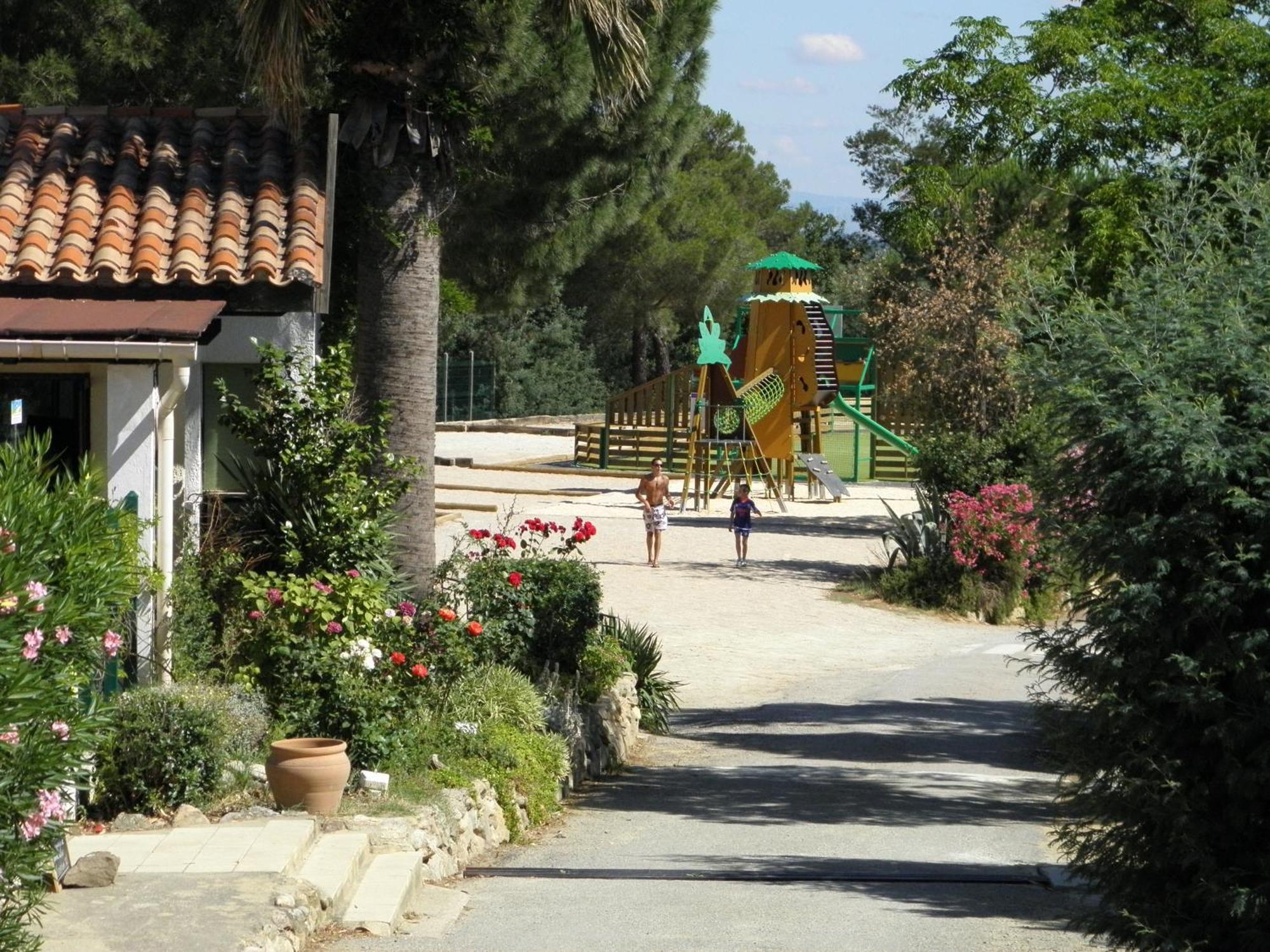 Camping Des Alberes Laroque-des-Alberes Ngoại thất bức ảnh
